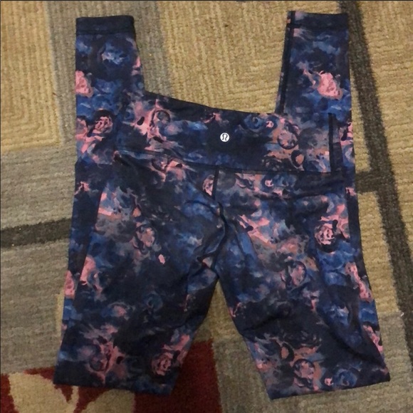 Lululemon patterned leggings - Picture 2 of 4